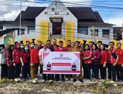 HUT ke-51 PPNI: RSUD Palangka Raya Berbagi Takjil untuk Petugas dan Warga