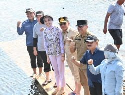 Jaga Ekosistem Air Tawar, Gubernur Kalteng Restocking Ikan di Embung Potensial Wisata