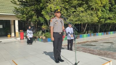 Hari Guru Nasional 2025, Kapolsek Pahandut Hadiri Upacara di SMAN 1 Palangka Raya dan Sampaikan Pesan Edukatif Kepada Pelajar