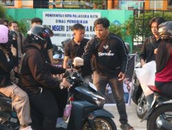 Polisi Remaja Polresta Palangka Raya Berbagi Takjil, Pererat Silaturahmi dengan Masyarakat