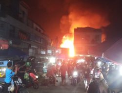 Malam Mencekam di Pasar Besar Palangka Raya, Kobaran Api Picu Kepanikan Warga
