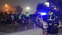 Patroli Balap Liar Ungkap Dugaan Tabrak Lari, Motor Bonceng Tiga Tumbang di Bundaran Sampah